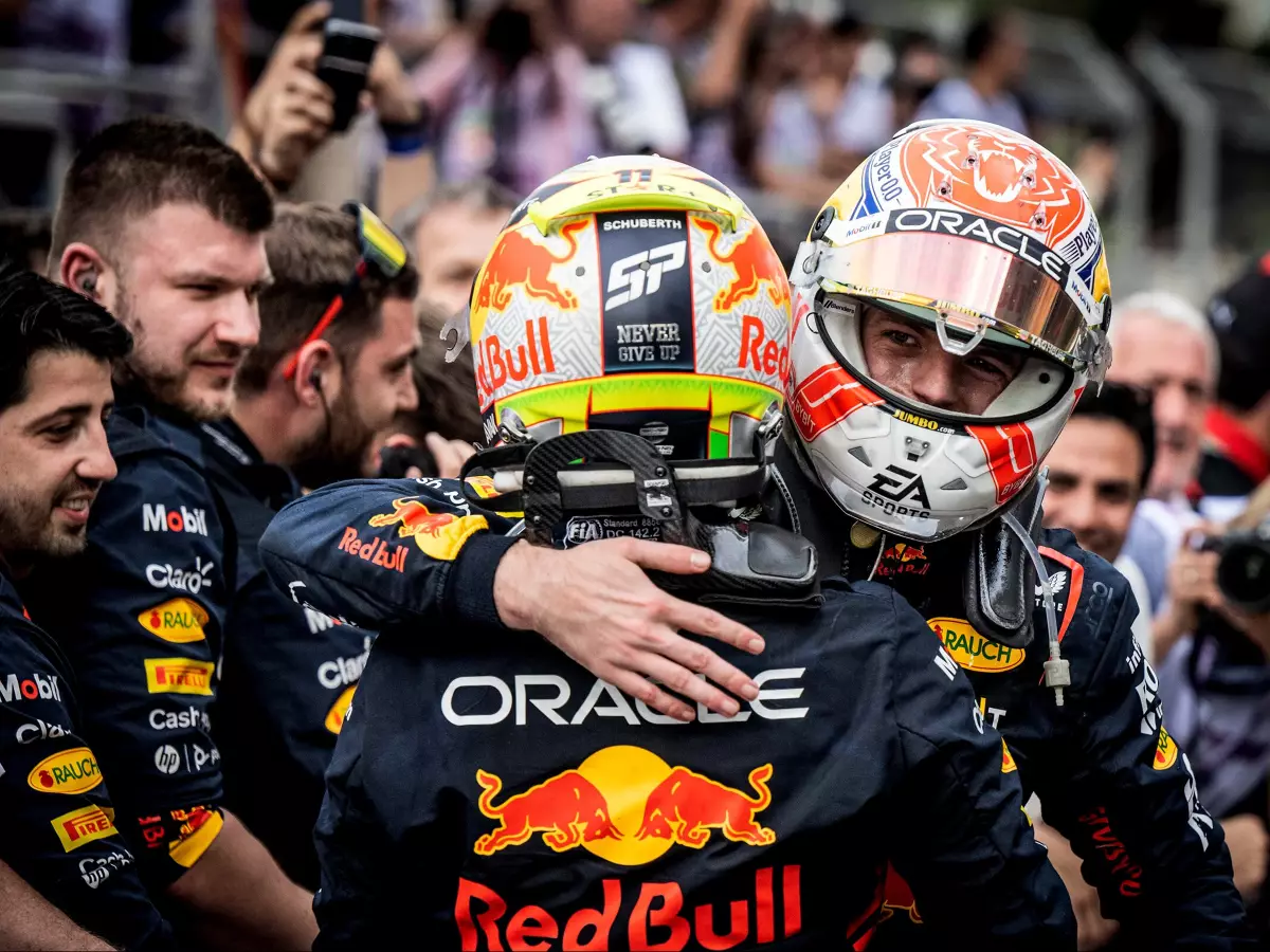 Sergio Perez, Max Verstappen Foto zur News: Verstappen #AND# Perez: Ist wirklich alles so friedlich, wie sie sagen?