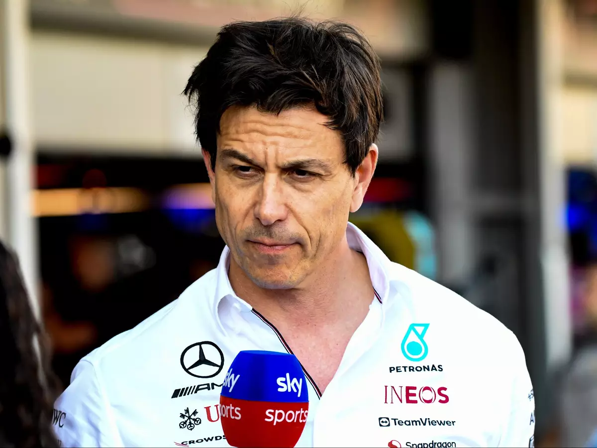 Toto Wolff Foto zur News: Radaufhängung, Unterboden, Aero: So wird das Mercedes-Update