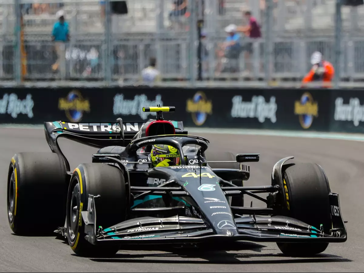 Lewis Hamilton Foto zur News: F1-Training Miami: Zwei Mercedes fahren am Ende Bestzeit