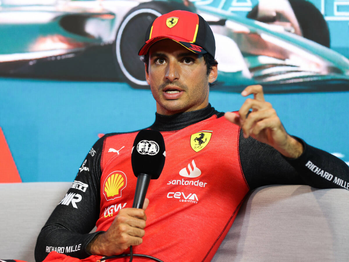 Foto zur News: Leclerc-Unfall für Sainz logisch: Ferrari instabil bei Highspeed