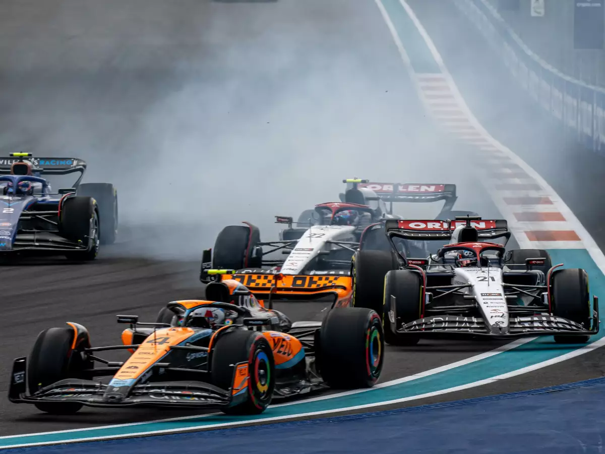 Nyck de Vries, Lando Norris Foto zur News: Stella: Miami war nach Baku ein "Realitätscheck" für McLaren