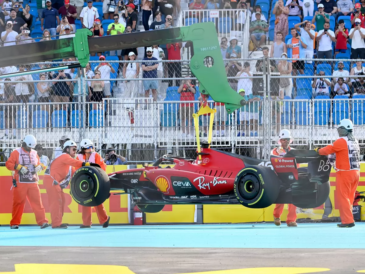 Das Unfallauto von Charles Leclerc nach einem Crash beim Miami-Grand-Prix 2023 Foto zur News: Wurz: Die Fehleranzahl bei Ferrari "ist im Augenblick zu hoch"
