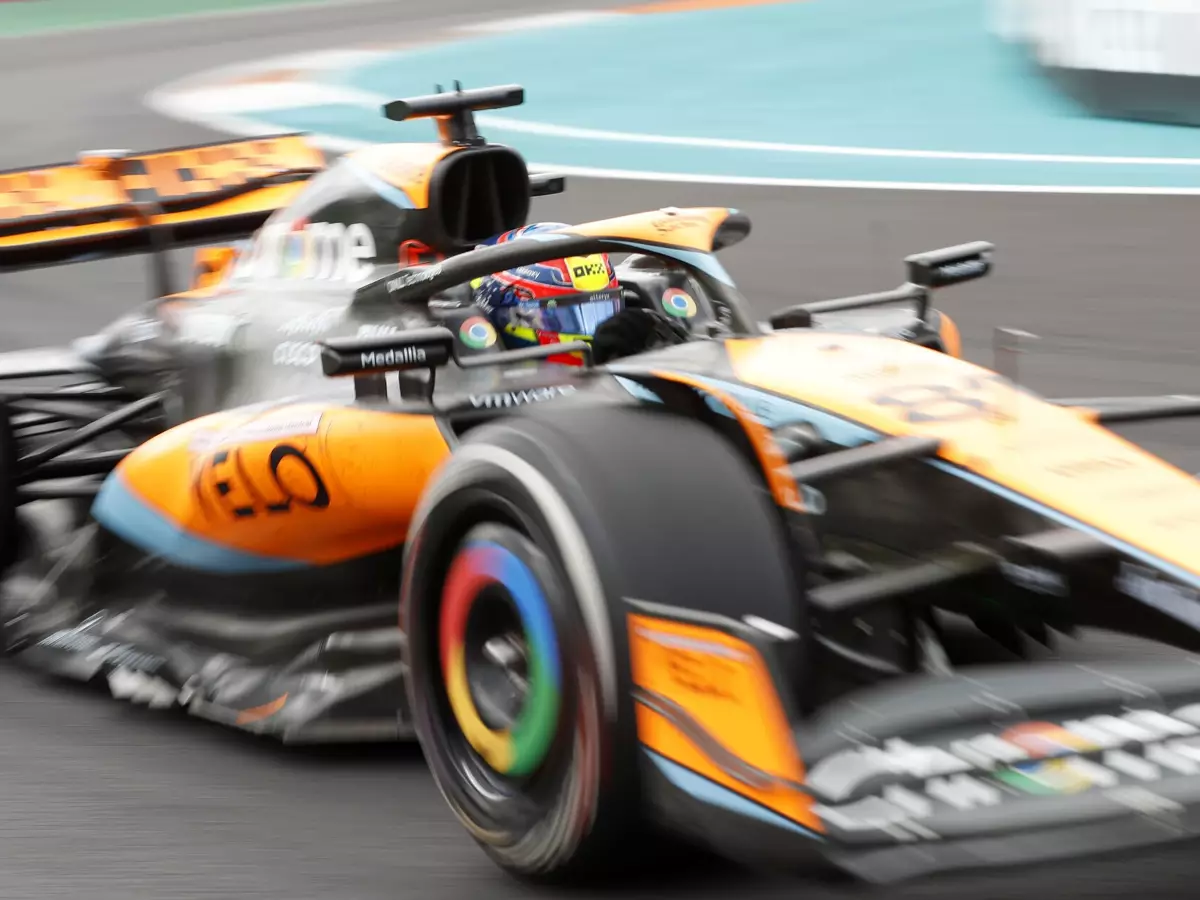 Oscar Piastri Foto zur News: McLaren-Teamchef Stella: "Es ist ein echtes Spiel um Millimeter"