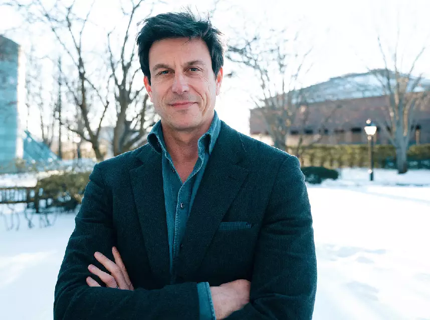 Foto zur News: Toto Wolff wird Gastdozent in Harvard: Endlich ist Mutti stolz!