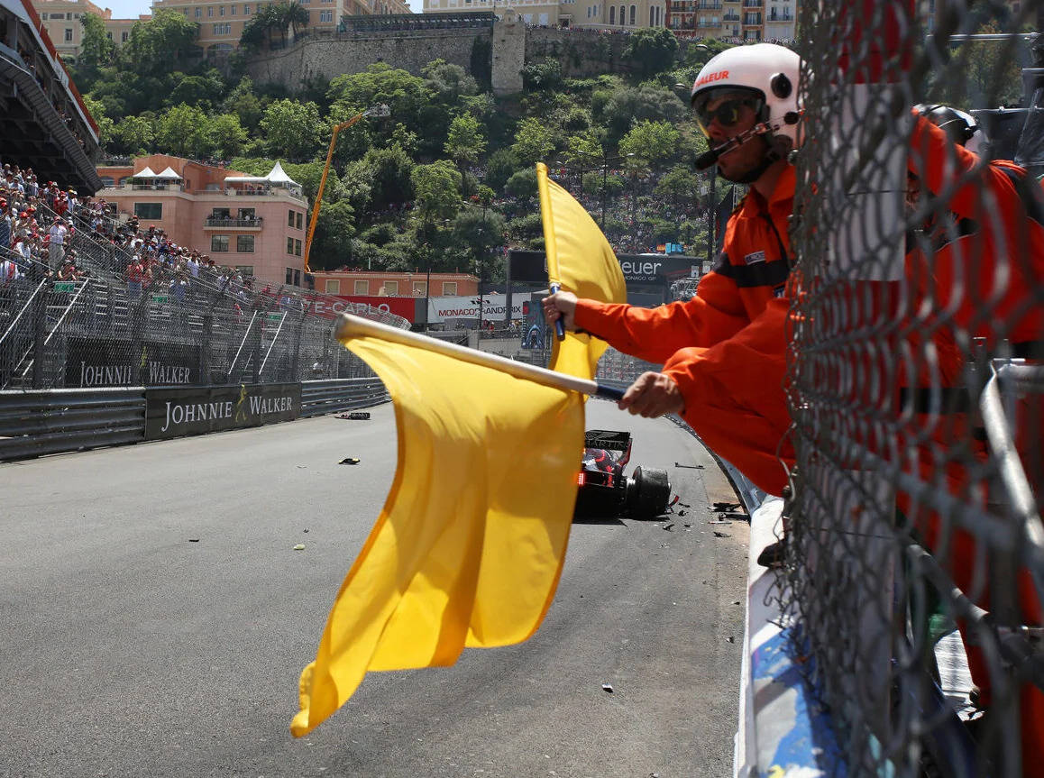 Foto zur News: Noch strenger: Neue Vorgaben für die Fahrer bei doppelten gelben Flaggen