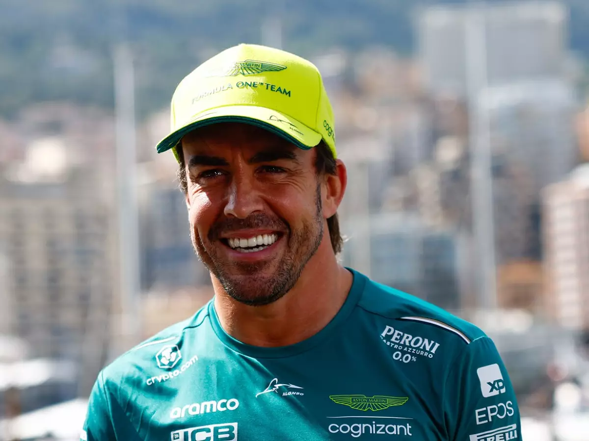 Fernando Alonso Foto zur News: Fernando Alonso: So viel Luxus wie bei Aston Martin hatte er noch nie
