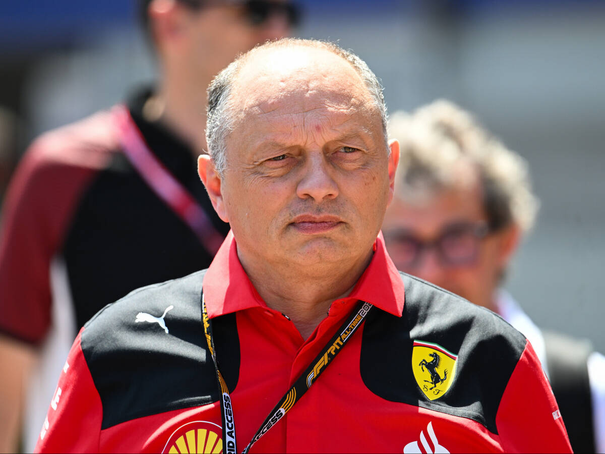 Foto zur News: Nach Quali-Gridstrafe: Ferrari entschuldigt sich bei Leclerc