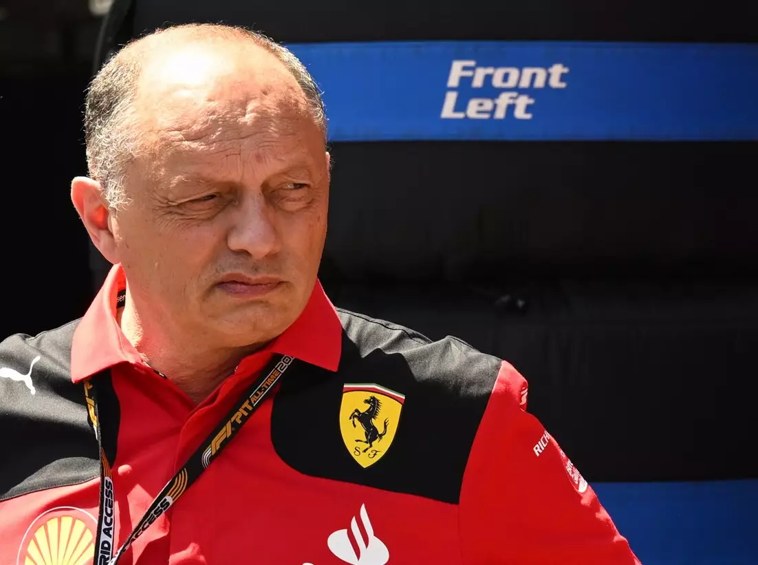 Foto zur News: Ferrari-Teamchef Vasseur kontert Kritik durch Carlos Sainz