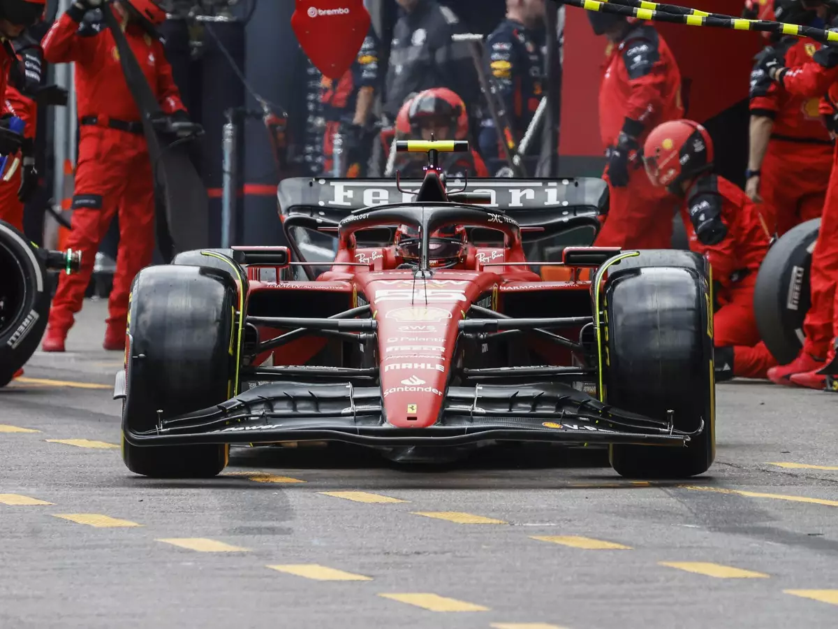 Dieser Boxenstopp auf Mediums brachte Carlos Sainz in Monaco zum Kochen Foto zur News: Sainz erklärt Funk-Ausraster in Monaco: Dachte aggressiver als das Team