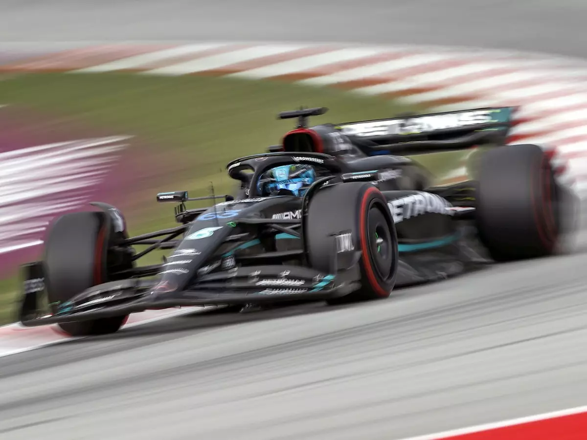 Foto zur News: Keine Strafe nach Crash der Mercedes-Piloten im Barcelona-Qualifying