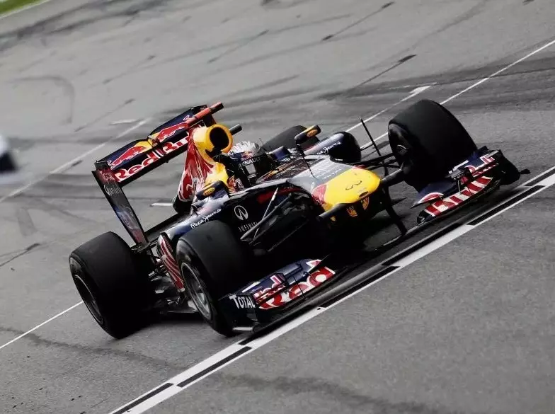 Sebastian Vettel Foto zur News: Mit seinem Red Bull von 2011: Sebastian Vettel fährt die Nürburgring-Nordschleife