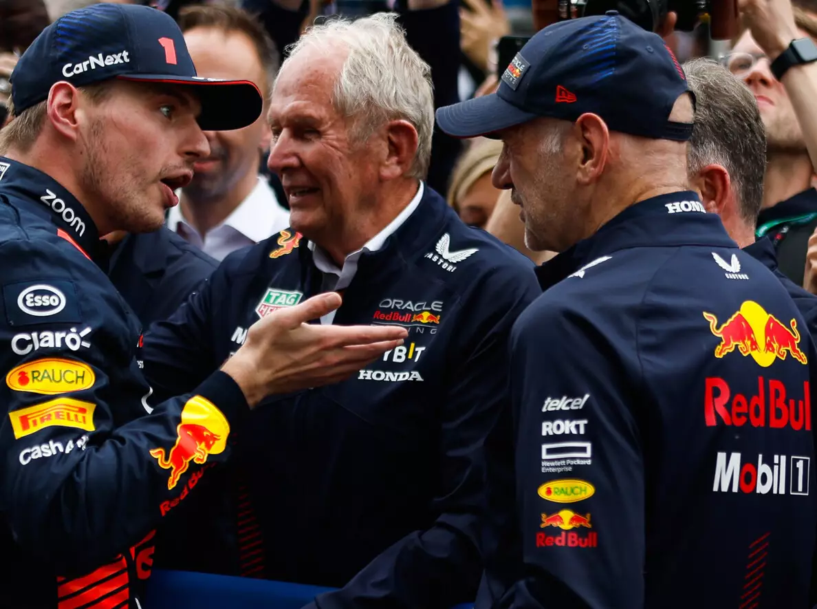 Max Verstappen, Helmut Marko, Adrian Newey Foto zur News: So schnell wie kein anderes F1-Team: Red Bull feiert 100 Grand-Prix-Siege