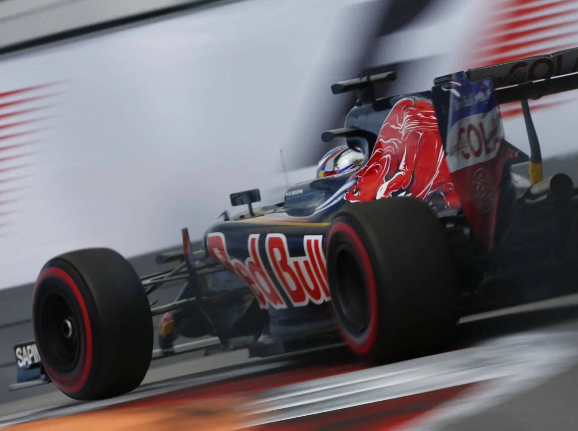Foto zur News: Von Vettel, Verstappen #AND# Co.: AlphaTauri versteigert Formel-1-Erinnerungsstücke