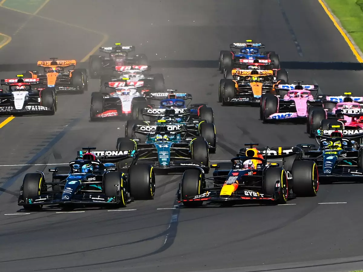 Der Start zum Formel-1-Rennen in Melbourne 2023 Foto zur News: Carlos Sainz: Formel-1-Sprint nimmt zu viel vom Grand Prix vorneweg