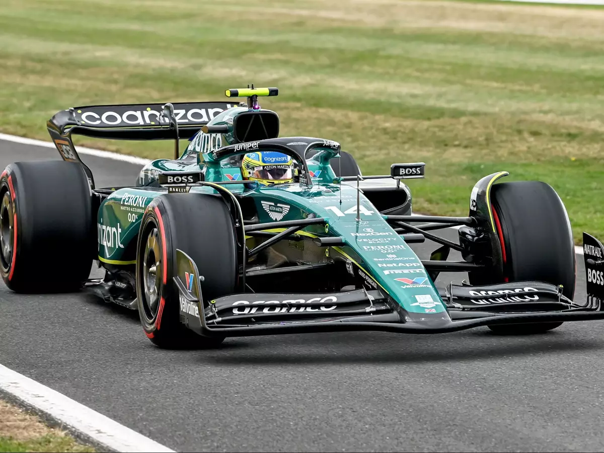 Fernando Alonso beim Formel-1-Rennen in Silverstone 2023 Foto zur News: P9 und P12 in Silverstone: Was ist mit der Aston-Martin-Pace passiert?
