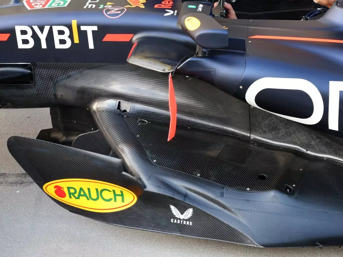 Der Red Bull RB19 hat ein Update erhalten, unter anderem im Bereich Seitenkasten/Lufteinlass Foto zur News: Fünf Änderungen! So will Red Bull in der F1 2023 noch mehr dominieren
