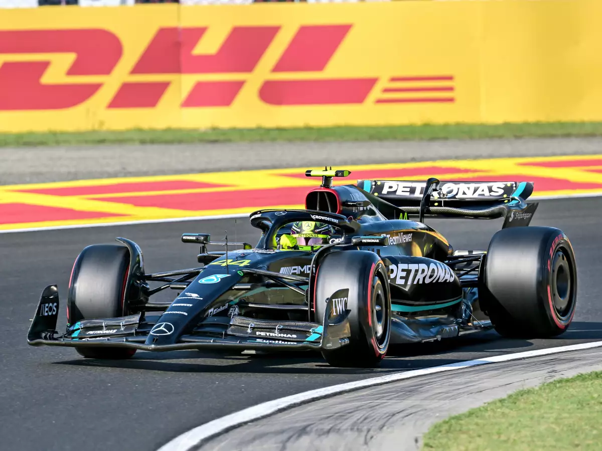 Lewis Hamilton Foto zur News: Rennvorschau Ungarn: Bricht Lewis Hamilton die Red-Bull-Dominanz?