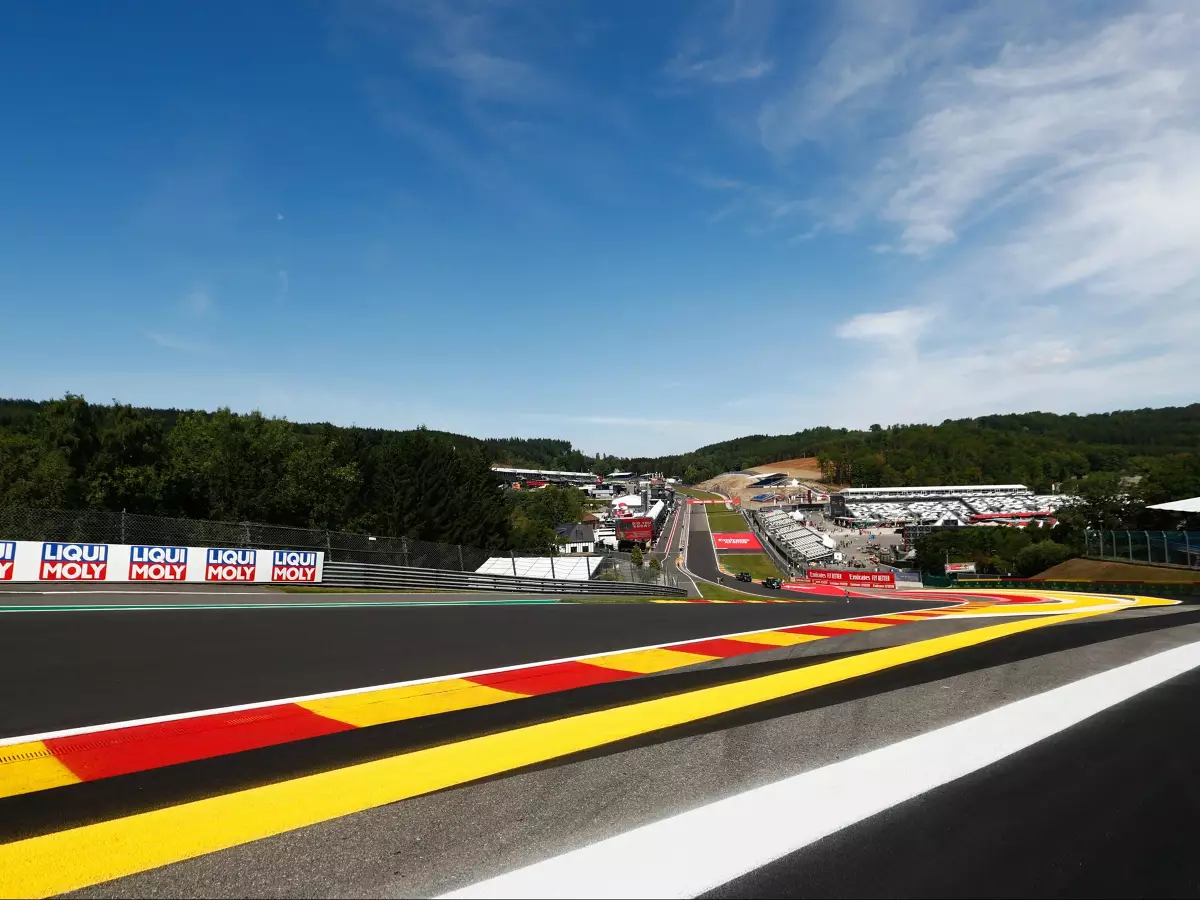 Raidillon, Eau Rouge Foto zur News: Daniel Ricciardo: Eau Rouge ist immer noch eine Mutkurve
