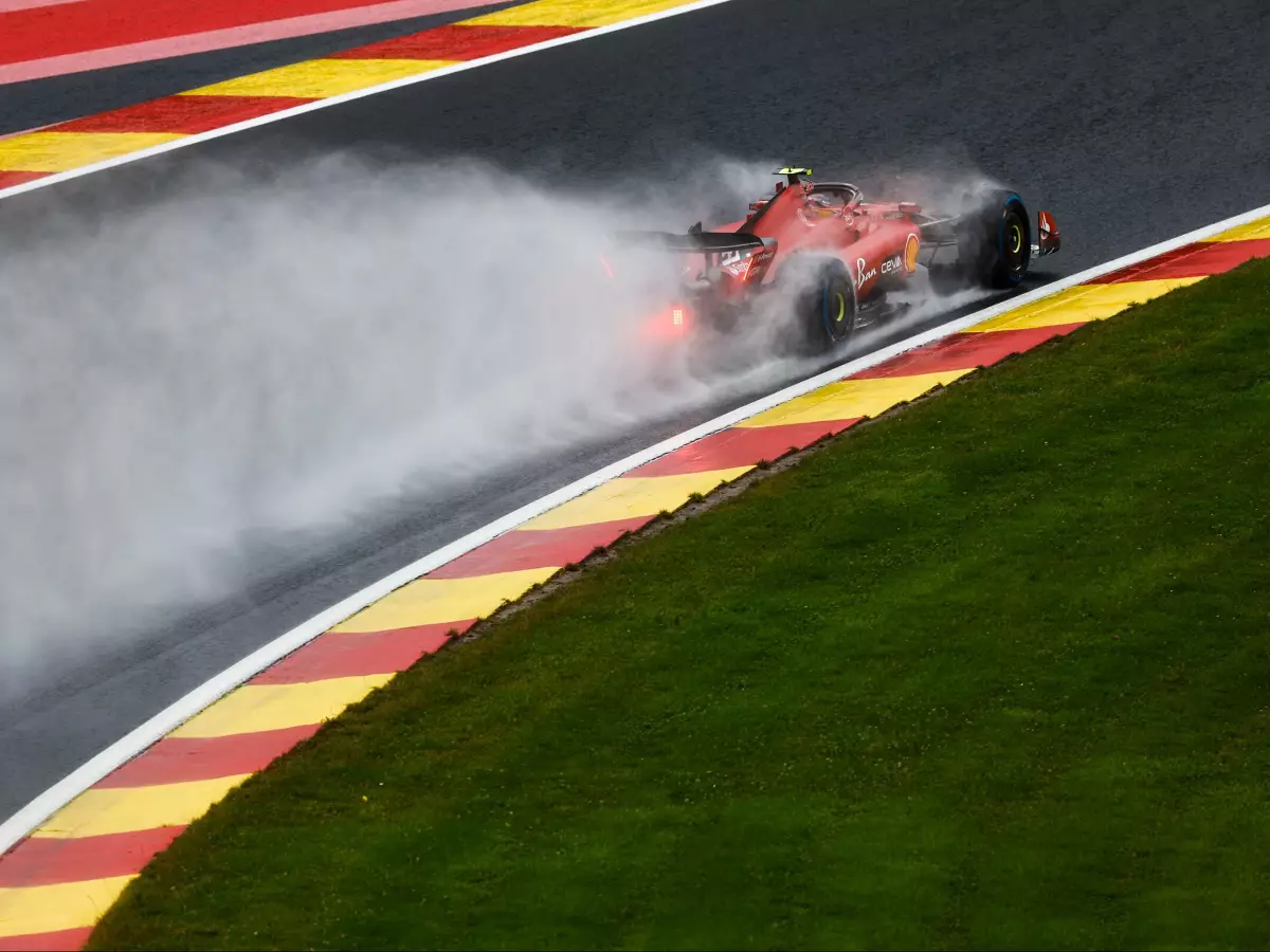 Foto zur News: Strömender Regen in Spa: Carlos Sainz Schnellster im ersten Training