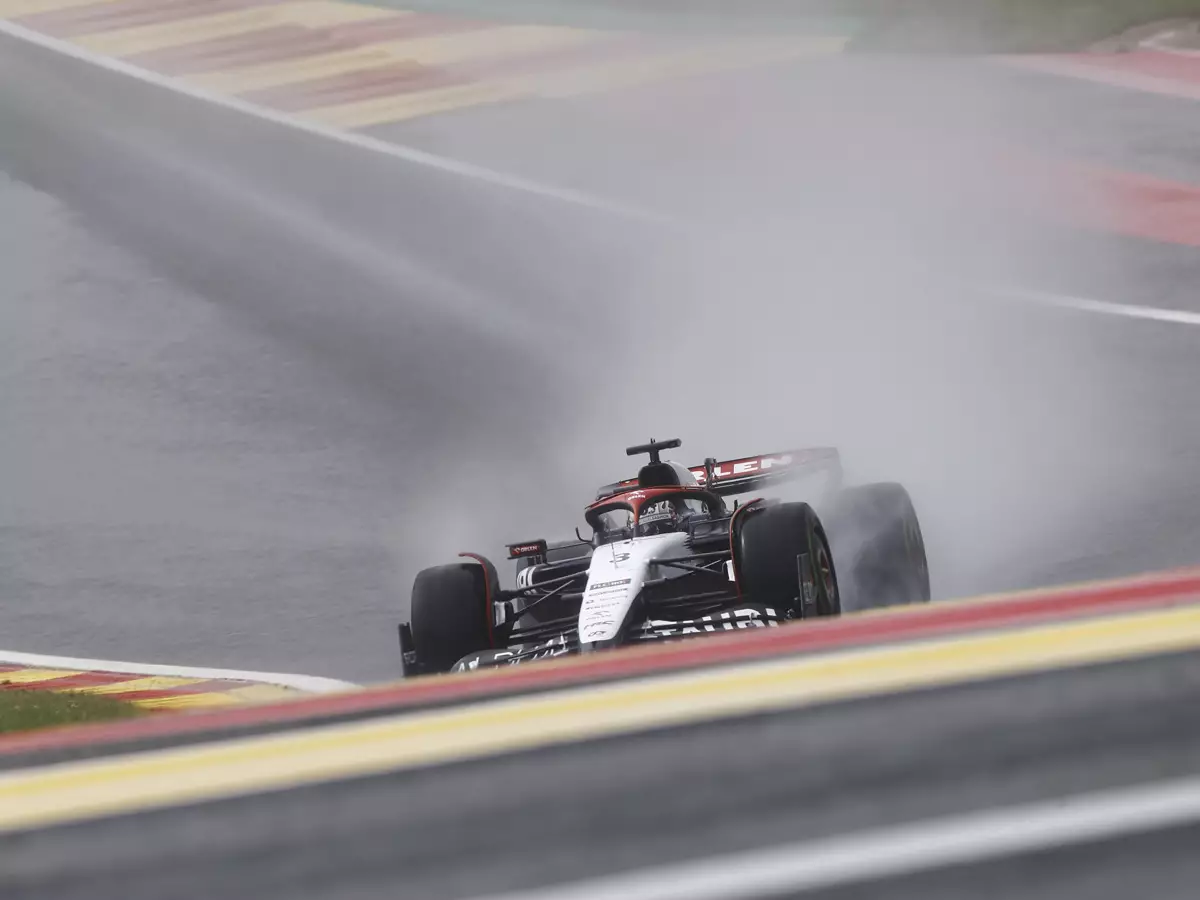 Daniel Ricciardo (AlphaTauri AT04) beim Qualifying zum Formel-1-Rennen in Belgien 2023 Foto zur News: Daniel Ricciardo ärgert sich: "Habe versucht, Eau Rouge voll zu fahren"