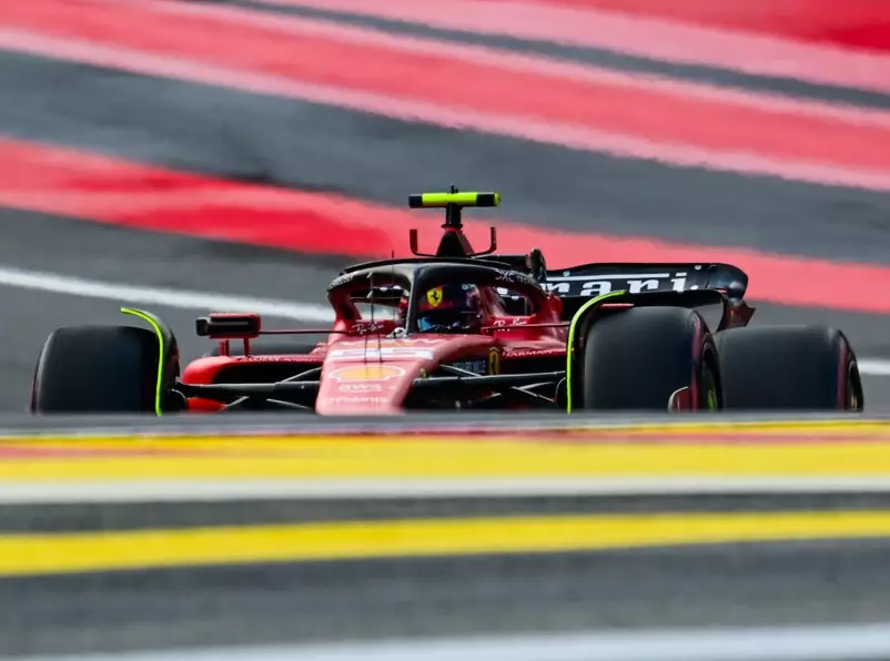 Carlos Sainz beim Qualifying zum Belgien-GP 2023 Foto zur News: Carlos Sainz: "Absolut nicht eine meiner besten Runden"