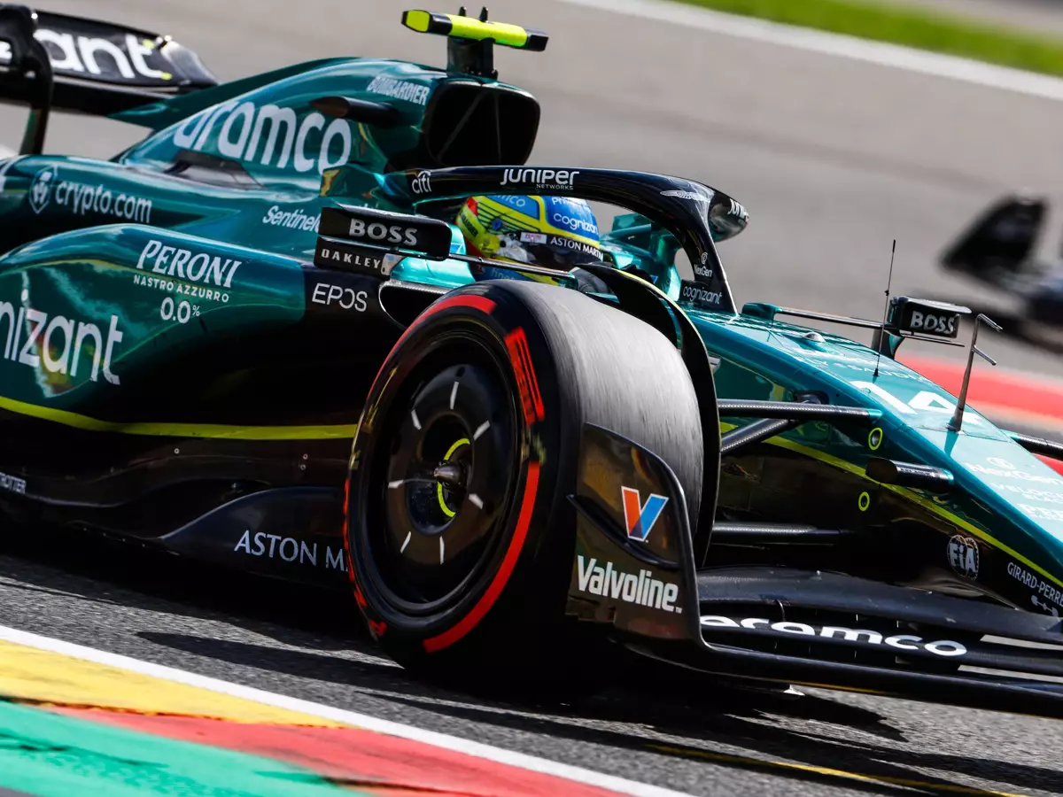 Fernando Alonso beim Formel-1-Rennen in Belgien 2023 Foto zur News: Fernando Alonso erleichtert: "Auto hat sich heute schnell angefühlt"