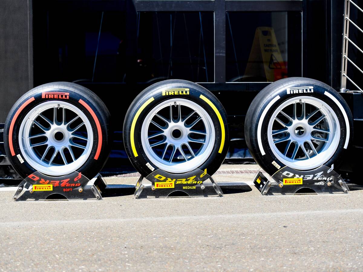 Foto zur News: Was beim Pirelli-Reifentest mit McLaren und Aston Martin in Spa passiert