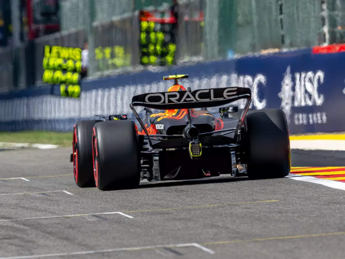 Sergio Perez Foto zur News: Warum Red Bulls DRS-Vorteil so schwierig zu kopieren ist