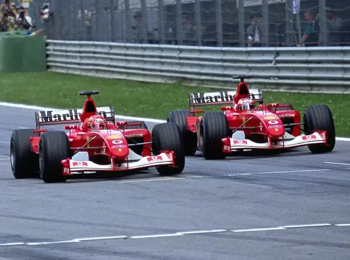 Michael Schumacher und Rubens Barrichello beim Formel-1-Rennen in Spielberg 2002 Foto zur News: Rubens Barrichello über Ferrari-Zeit: "Habe sehr viele Dinge akzeptiert ..."