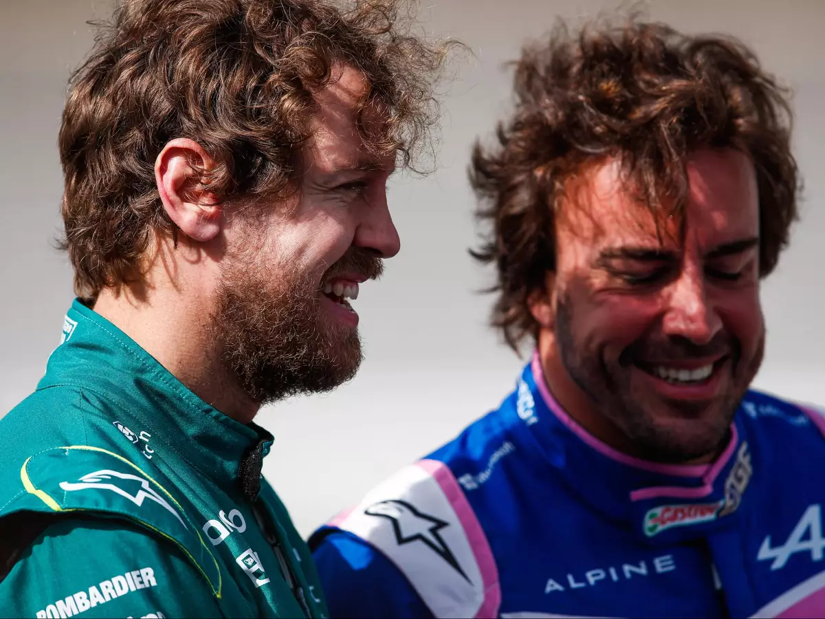 Sebastian Vettel und Fernando Alonso Foto zur News: Vettel nicht frustriert über Aston-Martin-Form: Freue mich für Fernando!