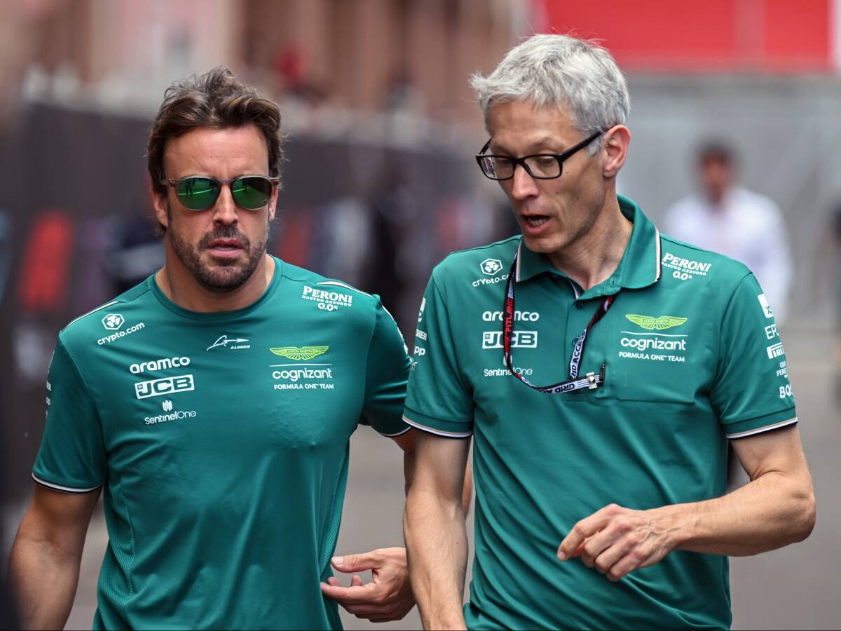 Foto zur News: Keine Starallüren: Alonso bei Aston Martin "ein Teammitglied wie wir alle"