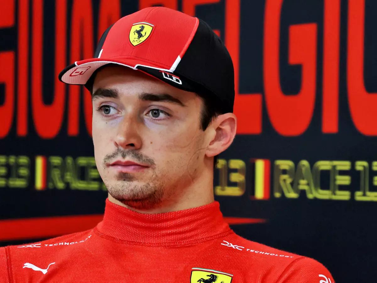 Foto zur News: "Mehr nicht!": Charles Leclerc sieht Kalender an der Grenze angekommen