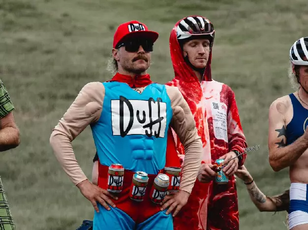 Foto zur News: Valtteri "Duffman" Bottas: Eigenes Körpergewicht in Bier gewonnen!