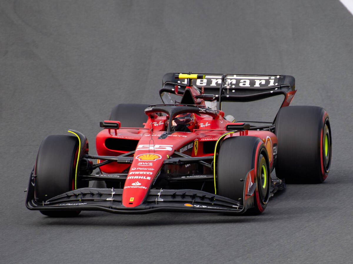 Foto zur News: Kein Ergebnis in den Top 10: Ferrari zittert um Einzug in Q3