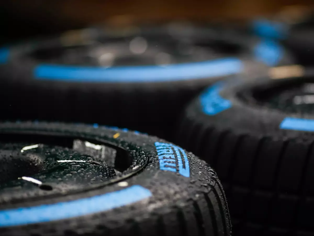 Pirelli-Full-Wet-Regenreifen Foto zur News: Regeländerung für Zandvoort: Safety-Car-Start mit freier Reifenwahl
