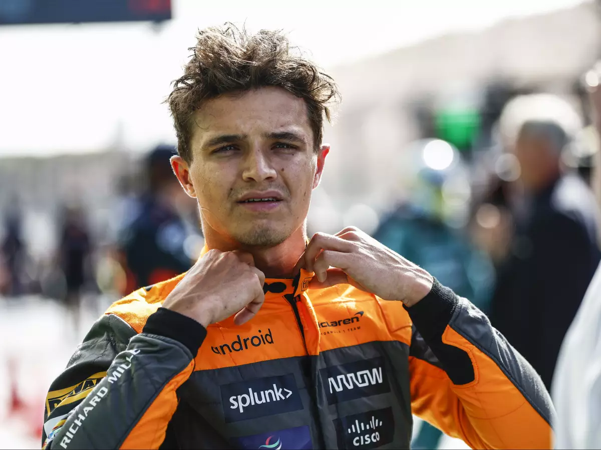 Lando Norris Foto zur News: Rückenprobleme! Norris "würde nicht nein sagen, wenn Autos weicher sind"