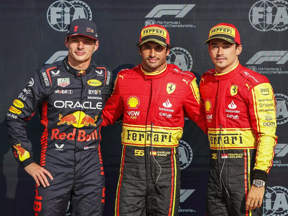 Max Verstappen, Carlos Sainz, Charles Leclerc Foto zur News: Monza steht Kopf: Sainz auf Pole, aber Verstappen bleibt Favorit auf Sieg