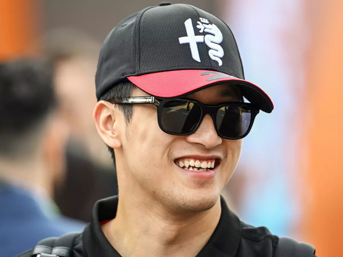 Guanyu Zhou (Alfa Romeo) Foto zur News: Zhou behauptet: Bin "sehr nah" an neuem Vertrag mit Alfa-Romeo-Team