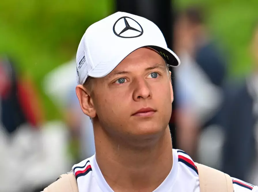 Mick Schumacher Foto zur News: Jean Todt erklärt Mick Schumachers F1-Aus: "Nachname wurde zum Nachteil"