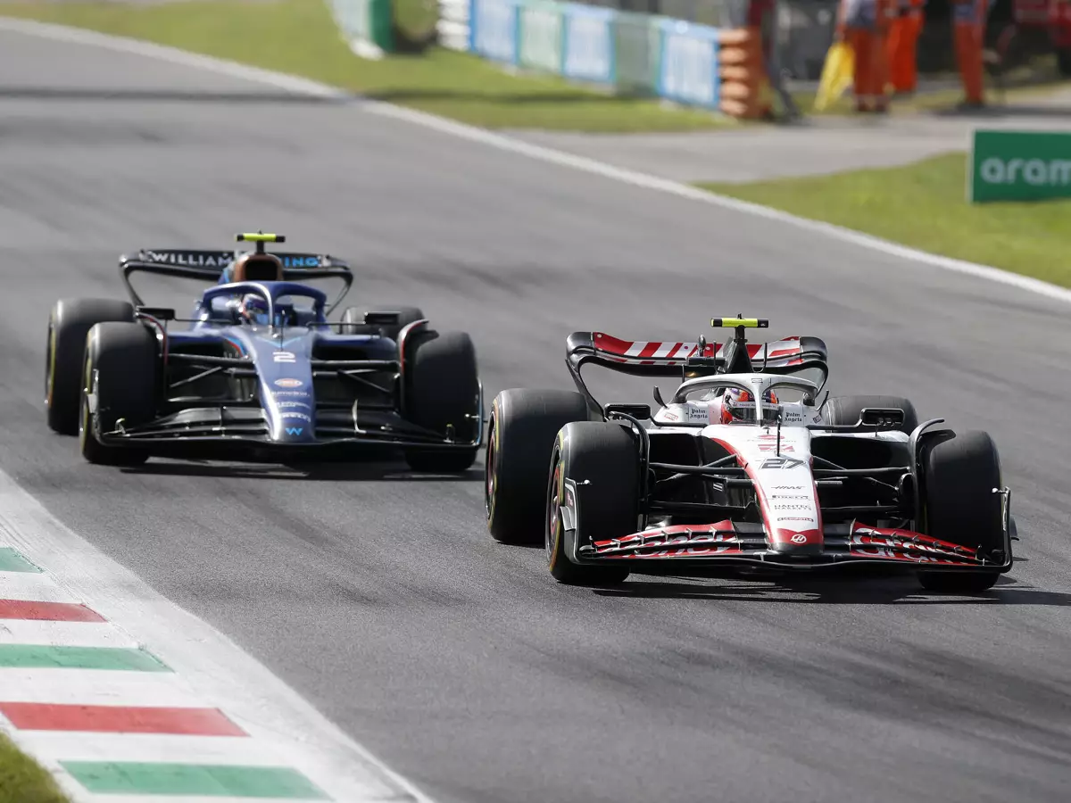 Nico Hülkenberg (Haas VF-23) und Logan Sargeant (Williams FW45) beim Formel-1-Rennen in Monza 2023 Foto zur News: Nico Hülkenberg räumt ein: Williams ist für Haas in der WM "weg"