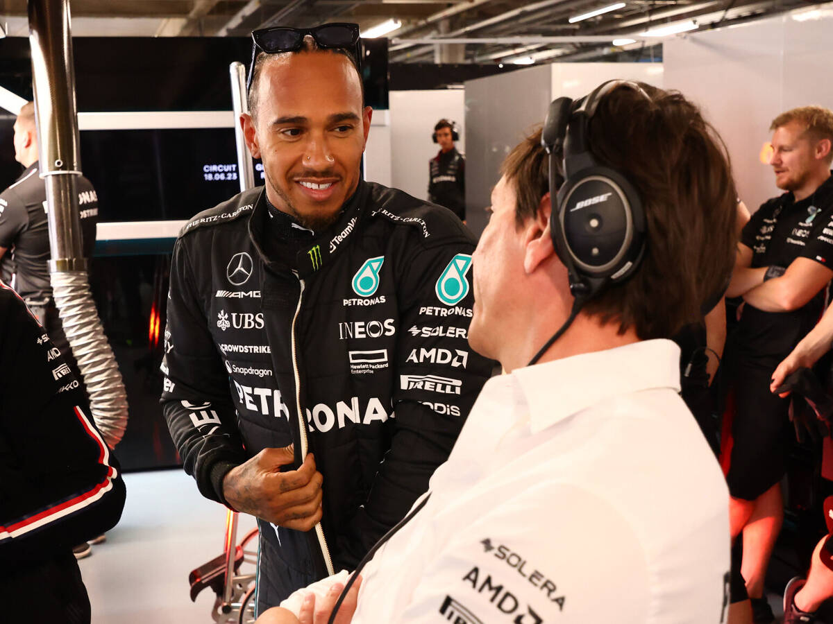 Foto zur News: Mercedes: Marketing-Aspekte haben Hamilton-Vertrag verzögert