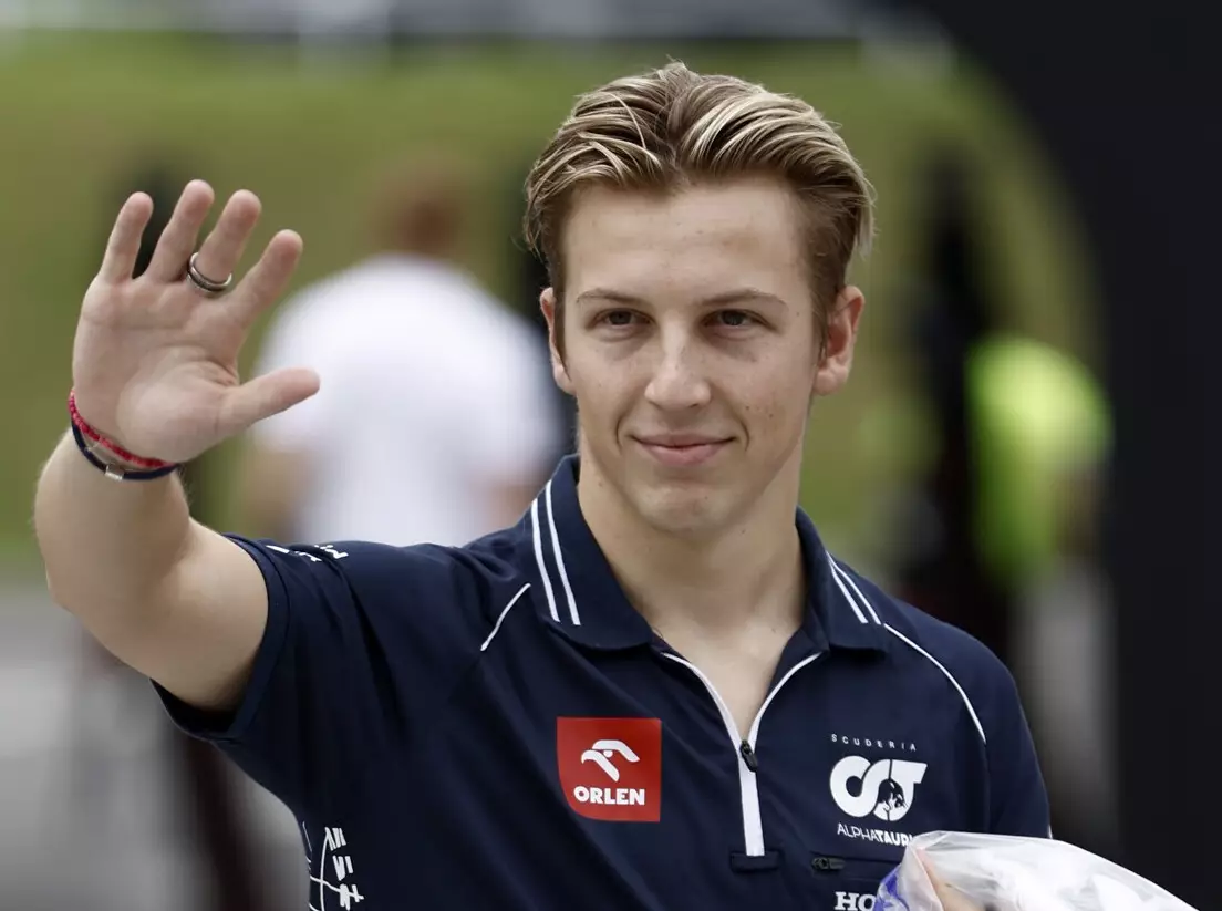 Liam Lawson Foto zur News: Drei Fahrer für zwei Cockpits: Lawson will nicht zurück auf die Ersatzbank