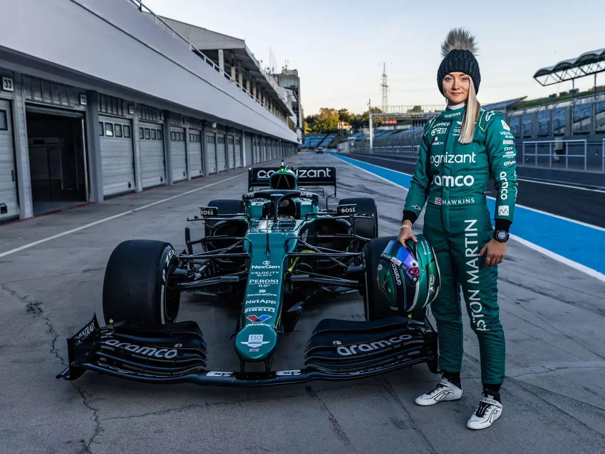 Foto zur News: Jessica Hawkins: Erste Frau im Formel-1-Auto seit 2018!