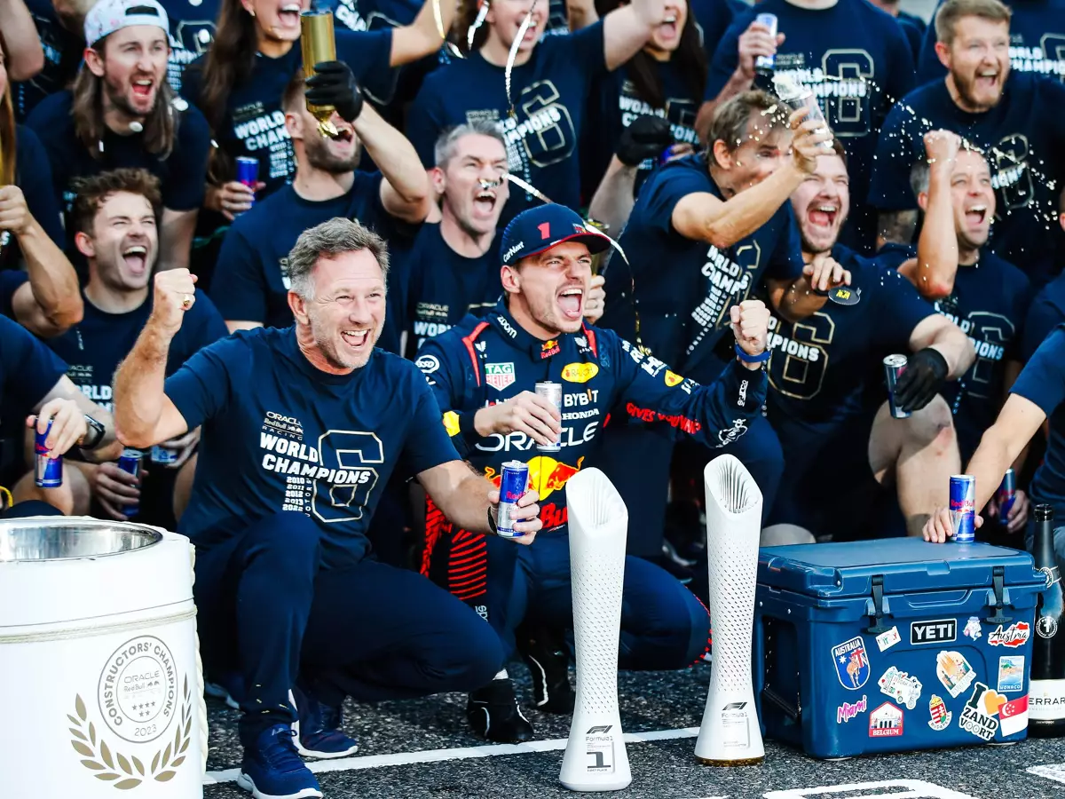 Christian Horner, Max Verstappen, Sergio Perez Foto zur News: Wegen Verstappen-Dominanz: Formel 1 schwächelt auf Social Media