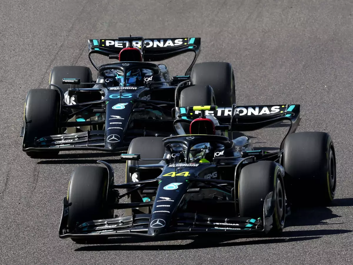 Lewis Hamilton, George Russell Foto zur News: Andrew Shovlin: Was Mercedes aus Suzuka für 2024 lernen kann