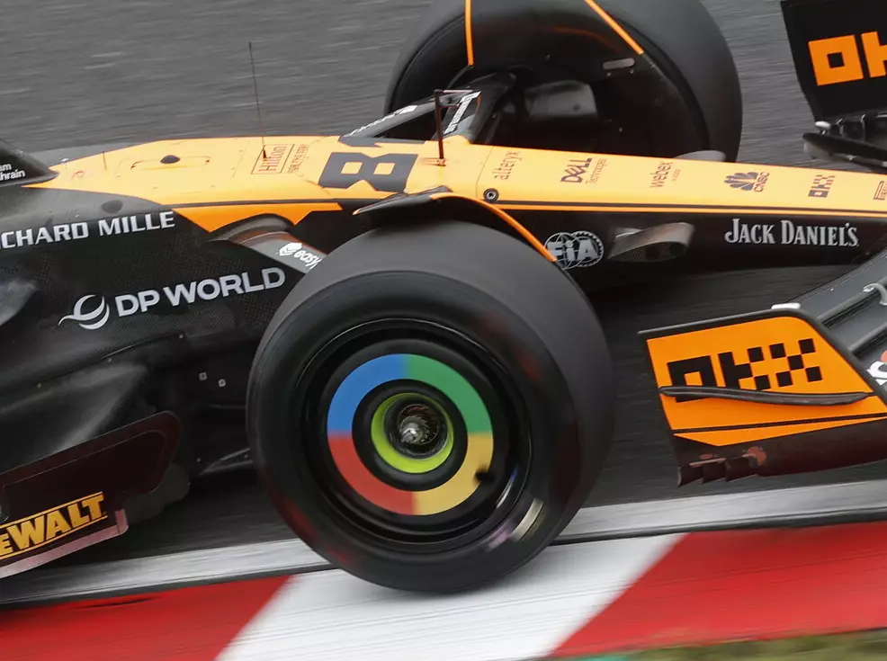 Oscar Piastri mit C2-Testreifen in Suzuka Foto zur News: Pirelli verzichtet nach Test in Japan auf neue C2-Mischung für 2024