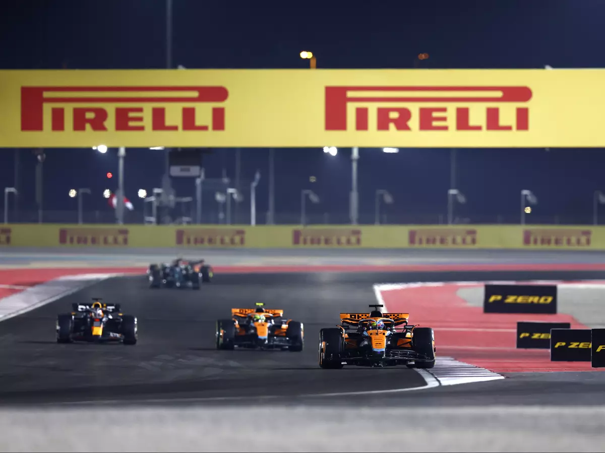 Oscar Piastri, Lando Norris, Max Verstappen Foto zur News: Offiziell: Formel 1 verlängert Pirelli-Vertrag - Nachhaltigkeit im Fokus