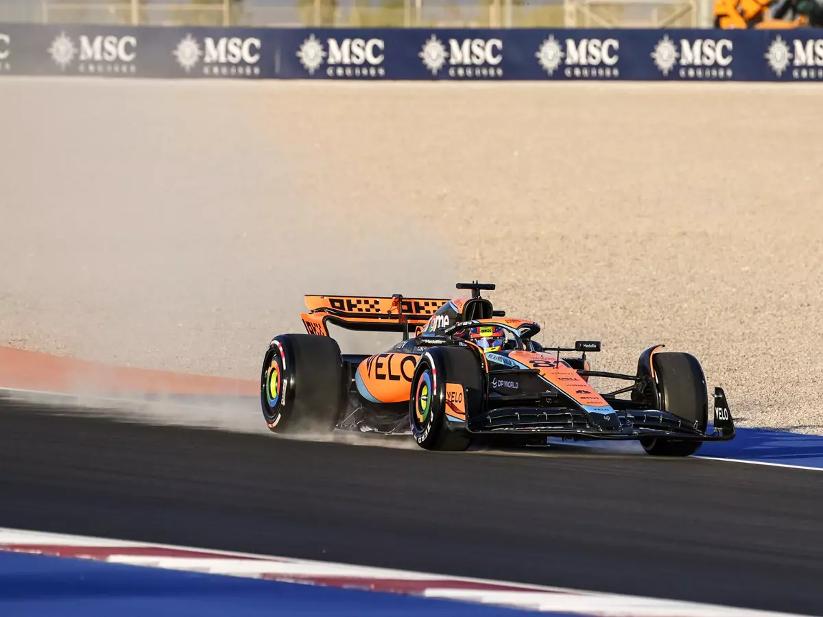 Oscar Piastri Foto zur News: Verstappen: Wir sollten nicht die erste Serie sein, die auf neuem Asphalt fährt