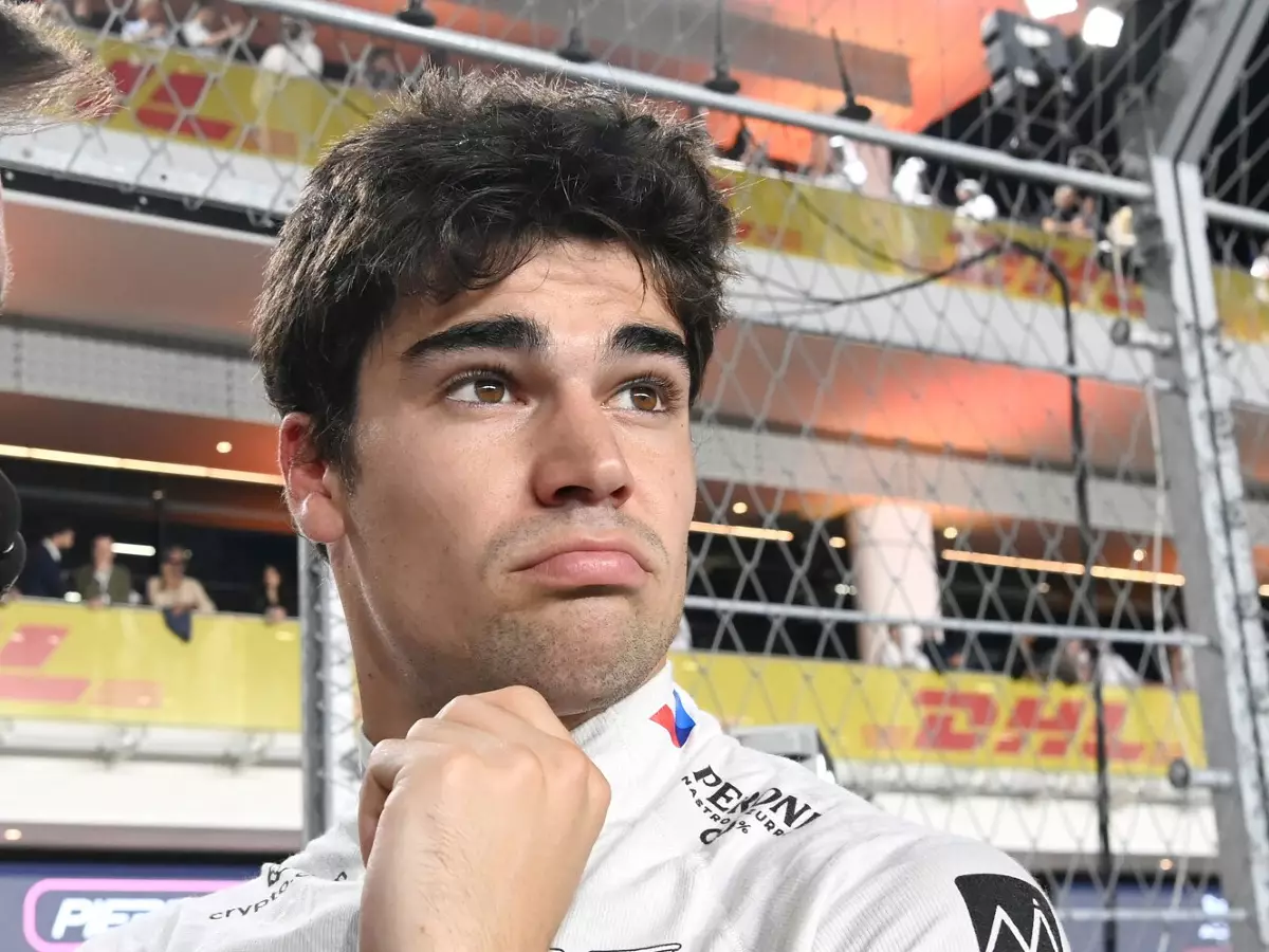 Foto zur News: Schubser und mehr: Stroll entschuldigt sich und erhält FIA-Verwarnung