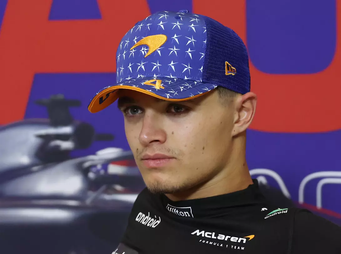 Lando Norris Foto zur News: Lando Norris sieht beste Chancen für McLaren-Sieg 2023 "verspielt"